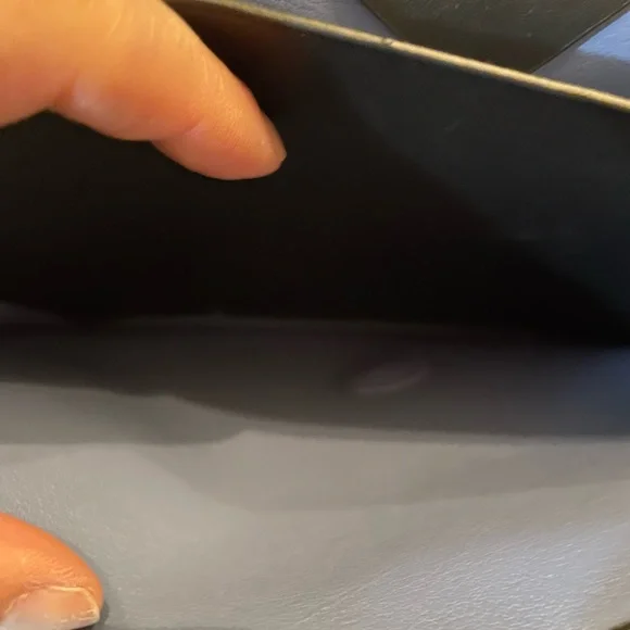 kate spade leather crossbody bag 💙🖤 - Picture 4 of 7